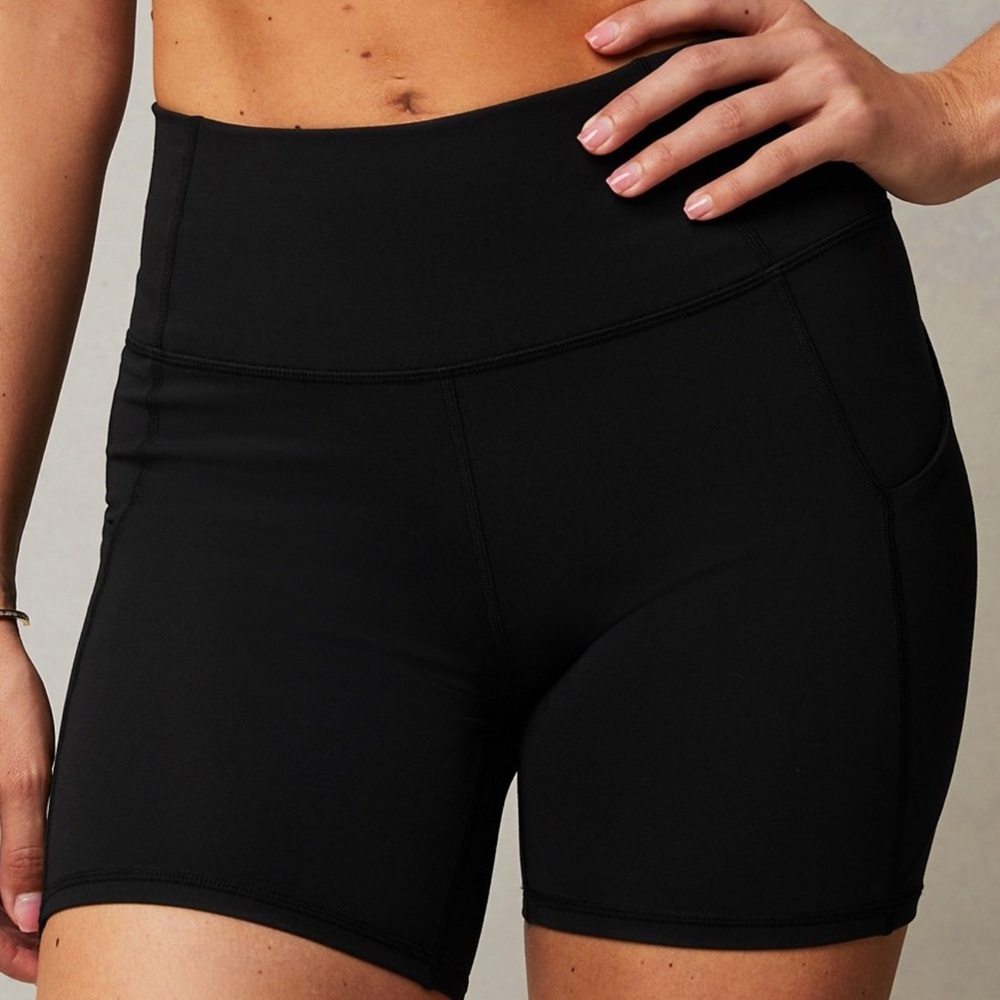 Fabletics Pureluxe Bike Shorts With Pocket - Black - Mecium